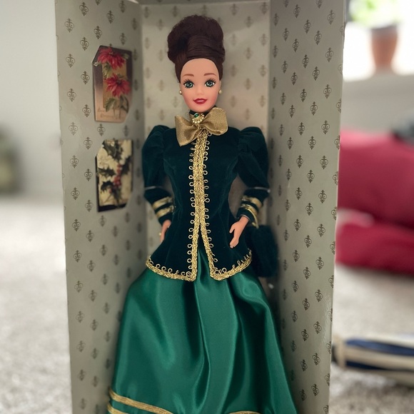 Hallmark Special Edition, Yuletide Romance Barbie, Mattel 1996 - Picture 2 of 5